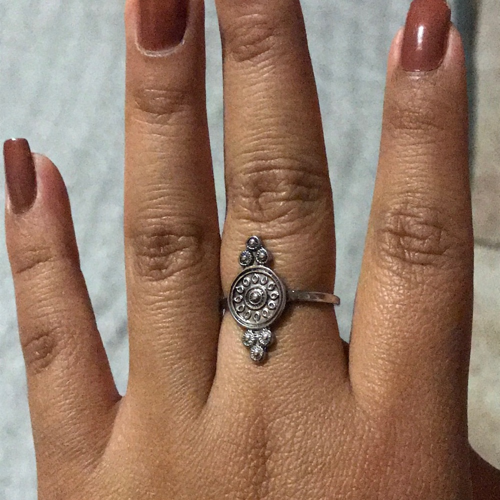 Silver ring size 7.5 - Picture 3 of 3